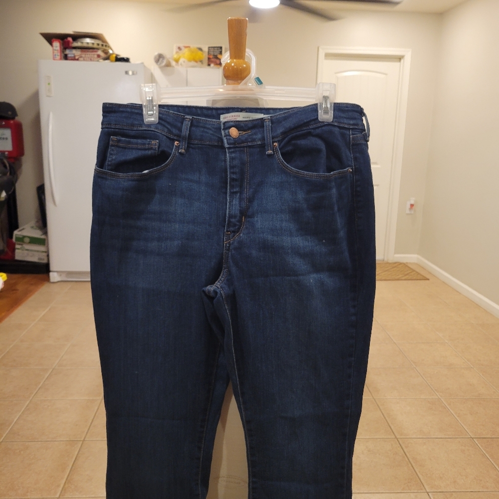 EUC~ LEVI STRAUSS JEANS